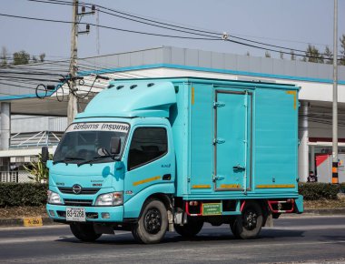 Chiangmai, Tayland - 19 Ocak 2021: Er Hino Kargo Truck. Fotoğraf 1001 nolu yolda, Chiangmai, Tayland 'a 8 km uzaklıkta..