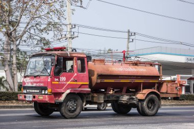 Chiangmai, Tayland - 29 Ocak 2021: SanmaPhon Alt Bölge Yönetim Örgütü itfaiye kamyonu. 1001 no 'lu yolda, Chiangmai İş Alanından 8 km uzakta..