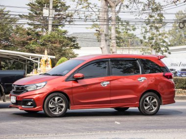Chiangmai, Tayland - 29 Ocak 2021: Er Honda Mobilio van. Fotoğraf 121 numaralı yolda, Chiangmai, Tayland 'a 8 km uzaklıkta..