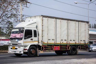 Chiangmai, Tayland - 29 Ocak 2021: Er Isuzu Kargo Truck. Fotoğraf 1001 nolu yolda, Chiangmai, Tayland 'a 8 km uzaklıkta..