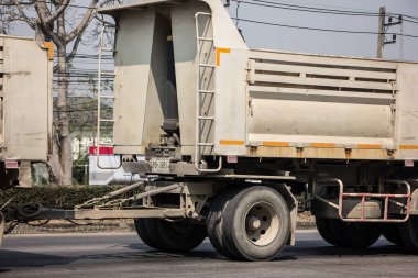 Chiangmai, Tayland - 2 Mart 2021: Er Mitsubishi Fuso Çöp Kamyonu. Fotoğraf 121 numaralı yolda, Chiangmai, Tayland 'a 8 km uzaklıkta..