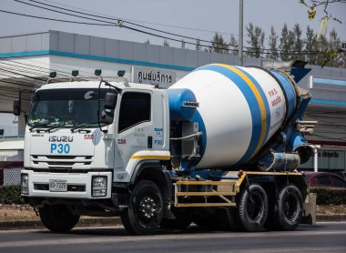 Chiangmai, Tayland - 4 Mart 2021 PWS Beton çimento kamyonu. Fotoğraf 1001 no 'lu yolda, Chiangmai, Tayland şehir merkezinden yaklaşık 8 km uzaklıkta..