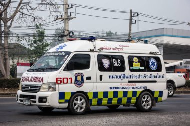 Chiangmai, Tayland - 11 Mart 2021 Özel Ambulans Van Car. Fotoğraf 121 numaralı yolda, Chiangmai, Tayland 'a 8 km uzaklıkta..