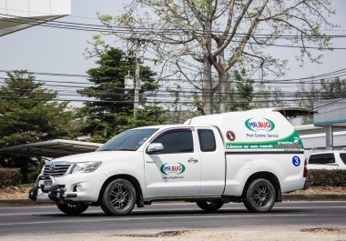 Chiangmai, Tayland - 16 Mart 2021 Bay Bug 'ın kamyoneti. Evdeki ve binadaki böcekleri kontrol etme servisi. Fotoğraf 1001 nolu yolda. Şehir merkezine 8 km uzaklıkta, Tayland..