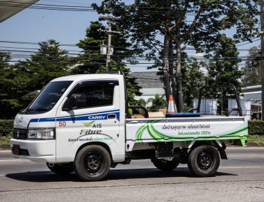 Chiangmai, Tayland - 3 Mayıs 2021 Suzuki Ais Truck Şirketi. Tayland 'da Net ve Cep Telefonu Servisi.