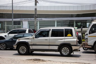 Chiangmai, Tayland - 2 Haziran 2021: Özel Mini SUv arabası, Suzuki Vitara. Fotoğraf 121 no 'lu yolda, Chiangmai, Tayland şehir merkezinden yaklaşık 8 km uzaklıkta..