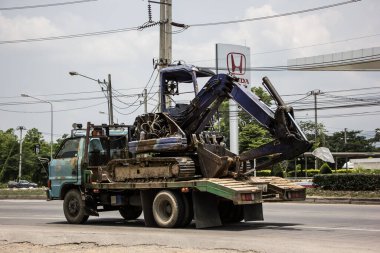 Chiangmai, Tayland - 2 Haziran 2021: Özel Isuzu Kargo Truck. Fotoğraf 1001 nolu yolda, Chiangmai, Tayland 'a 8 km uzaklıkta..