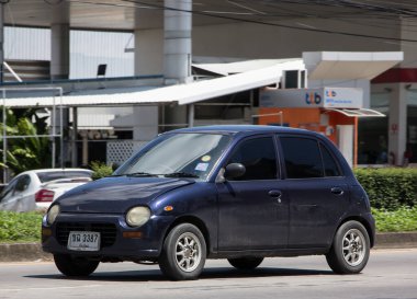 Chiangmai, Tayland - 13 Temmuz 2021: Özel küçük şehir arabası, Daihatsu Opti. Fotoğraf 121 no 'lu yolda, Chiangmai, Tayland şehir merkezinden yaklaşık 8 km uzaklıkta..