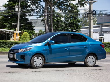 Chiangmai, Tayland - 14 Temmuz 2021: özel araba Mitsubishi Attract. Fotoğraf 121 no 'lu yolda, Chiangmai, Tayland şehir merkezinden yaklaşık 8 km uzaklıkta..