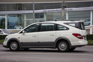 Chiangmai, Tayland - 17 Temmuz 2021: Er Ssangyong Van, New Stavic SV270. 1001 nolu yolda, Chiangmai şehrinden 8 km uzakta..