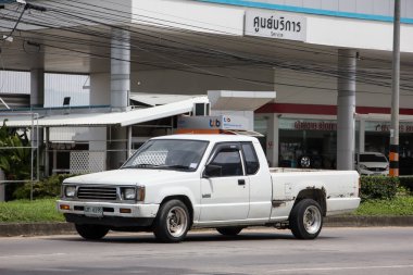 Chiangmai, Tayland - 17 Temmuz 2021: Özel eski pikap, Mitsubishi Kasırgası. 1001 no 'lu yolda, Chiangmai İş Alanından 8 km uzakta..