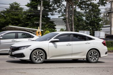 Chiangmai, Tayland -17 Temmuz 2021: Honda Automobile 'den özel sedan araba, onuncu nesil Honda Civic. 1001 no 'lu yolda. Chiangmai İş Alanından 18 km uzakta..