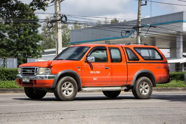 Chiangmai, Tayland - 7 Eylül 2021: özel pikap, Ford Ranger. 1001 numaralı yolda, Chiangmai şehrinden 8 km uzakta..