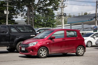 Chiangmai, Tayland - 7 Eylül 2021: Özel Eko arabası, Suzuki Kereviz. Fotoğraf 121 no 'lu yolda, Chiangmai, Tayland şehir merkezinden yaklaşık 8 km uzaklıkta..