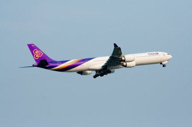 HS-TNA Airbus A340-600 of Thaiairway clipart