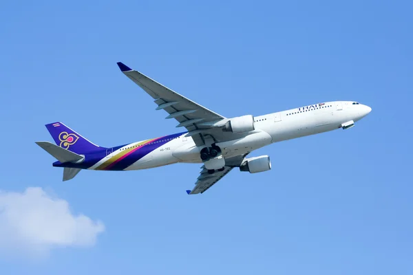 HS-TEE Airbus A330-300 de Thaiairway — Photo