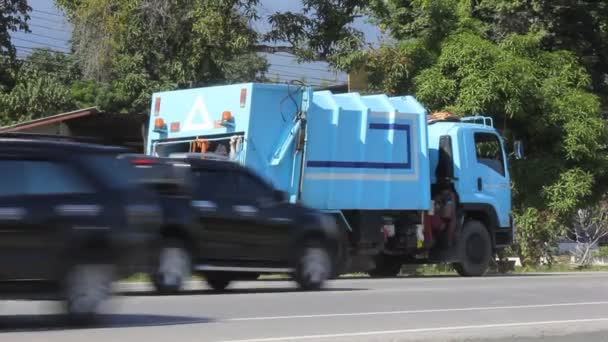 Müllwagen — Stockvideo