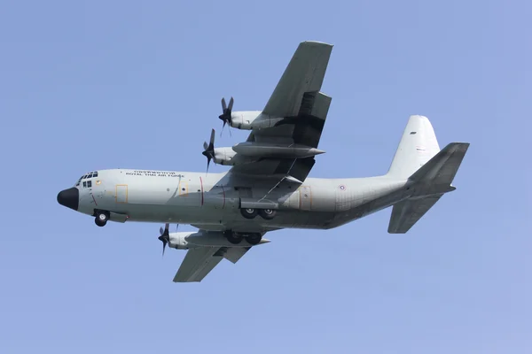 C-130 der königlichen thailändischen Luftwaffe. — Stockfoto