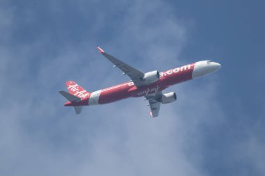 B-18660 Boeing 737-800 HS-EAF Airbus A321-100 Tayland Havayolları. Chiangmai Havaalanı 'ndan havalan..