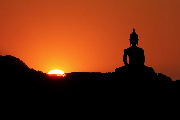 Por do sol e buddha — Fotografia de Stock