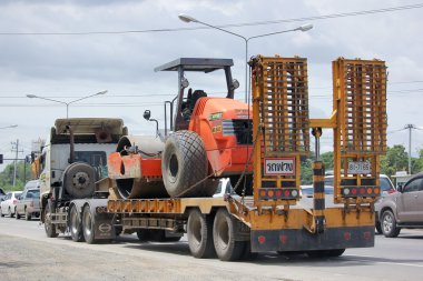 İçin römork kamyonu beko Pcn asfalt şirketi.