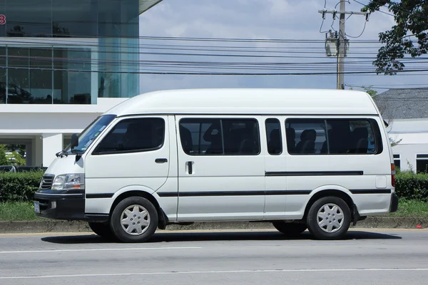 Privé Toyota commuter van — Stockfoto