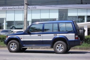   Mitsubishi Pajero kamyon.