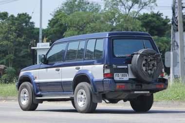   Mitsubishi Pajero kamyon.