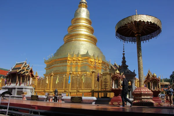 People in  Wat Phra That Hariphunchai — Φωτογραφία Αρχείου