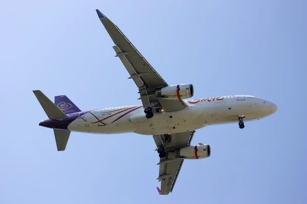 HS-TXO Airbus A320-200 de la vía aérea Thaismile . — Foto de Stock