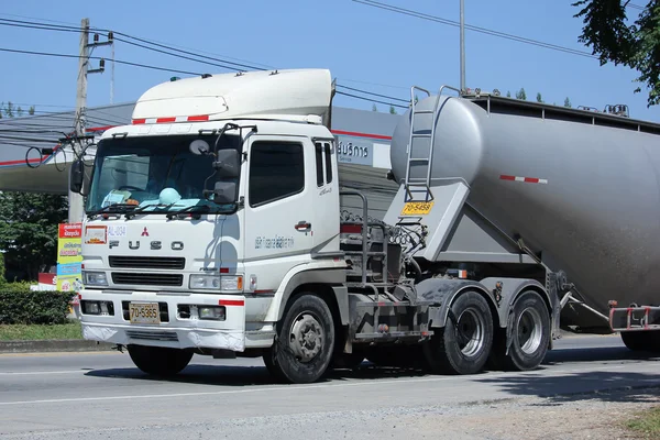 Cement truck van logistieke Tll — Stockfoto