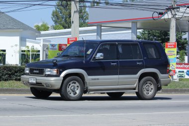  Özel araba, Isuzu Trooper. 