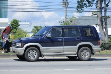  Özel araba, Isuzu Trooper. 