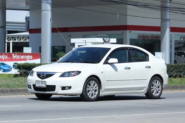 Prywatny samochód, Mazda 3. — Zdjęcie stockowe