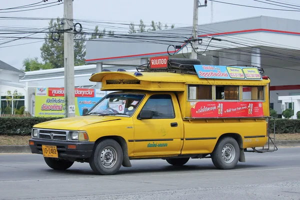 Camión amarillo Pick up taxi chiangmai — Foto de Stock