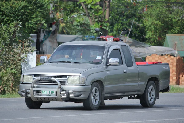 Recogida en coche privado, Toyota Hilux . — Foto de Stock