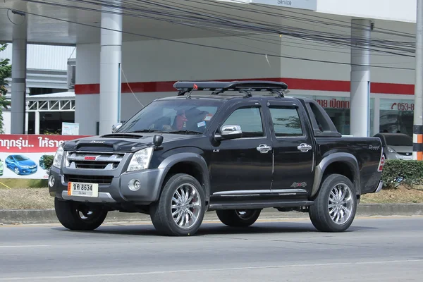 Soldado Isuzu Pegar carro . — Fotografia de Stock