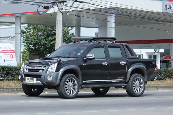 Soldado Isuzu Pegar carro . — Fotografia de Stock