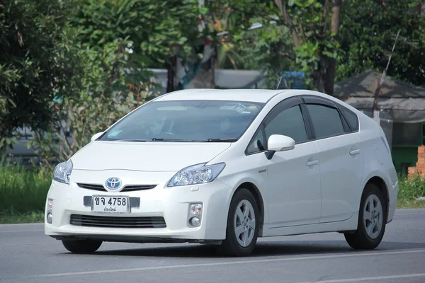 Hybrydowy prywatny samochód, Toyota Prius. — Zdjęcie stockowe