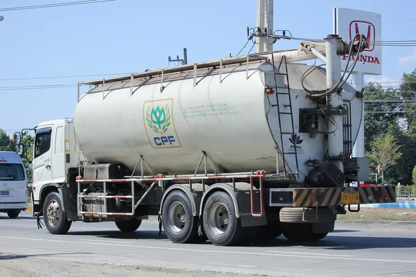 Camión cisterna de alimentos para animales de transporte KYD . — Foto de Stock