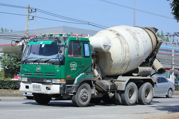 Camión de cemento de la empresa LRC Concrete —  Fotos de Stock