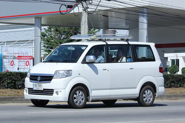 Carro particular, Mini Van de Suzuki APV . — Fotografia de Stock