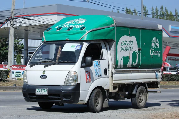 Pickup soukromé auto, vždy, když vyprazdňujete Kia. — Stock fotografie