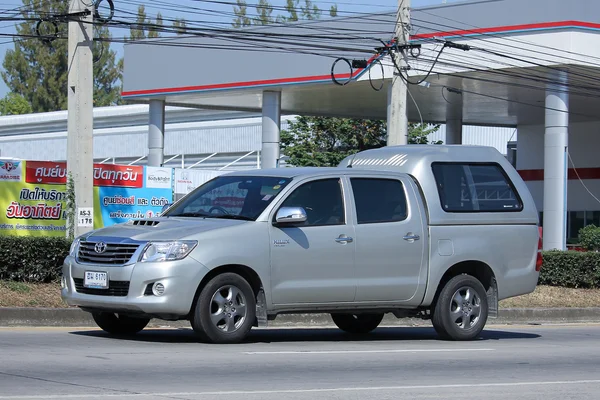 Pickup prywatny samochód, Toyota Hilux. — Zdjęcie stockowe