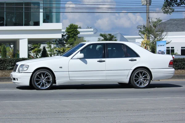 Privé Mercedes-Benz S280. — Stockfoto