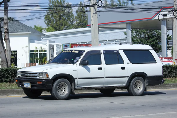 개인 차, 도요타 Hilux 영웅 — 스톡 사진