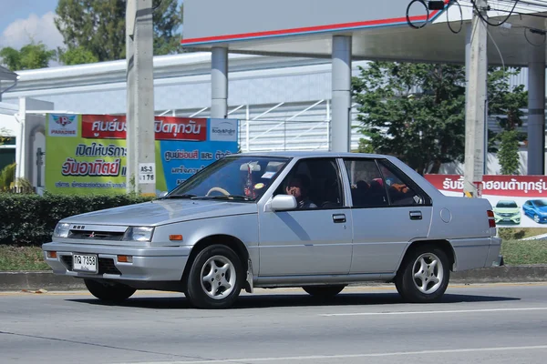 Приватному автомобілі Mitsubishi Lancer. — стокове фото