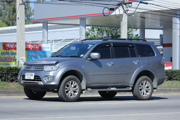 Mitsubishi Pajero Suv coche . — Foto de Stock