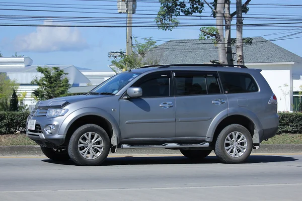 Mitsubishi Pajero Suv coche . — Foto de Stock