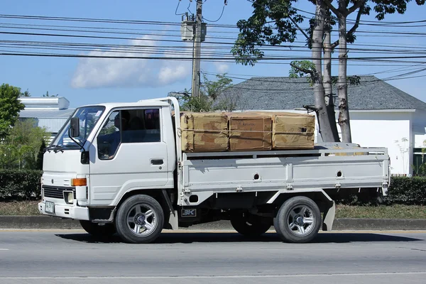 Camión de carga privado Isuzu . — Foto de Stock